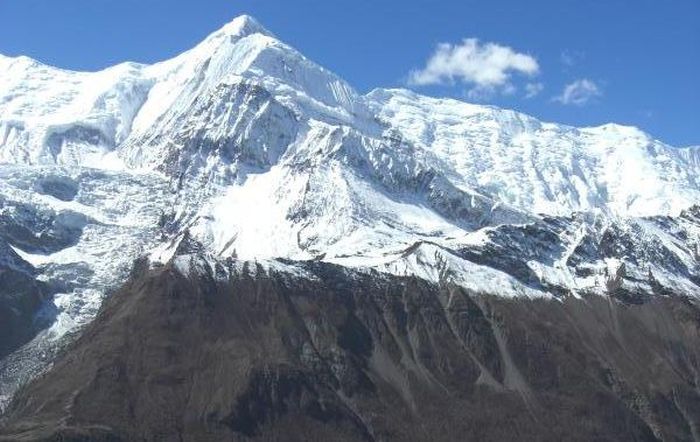 Annapurna Himal on ascent from Manang to Tharong La