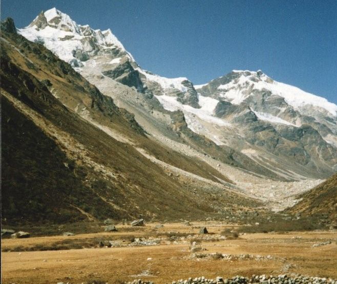 Camp at Kambachen beneath Mount Sharpu