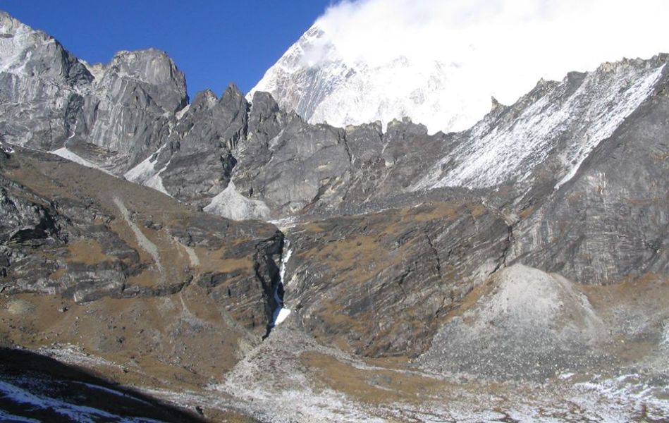 Approach Route to Kongma La from Imja Khosi Valley