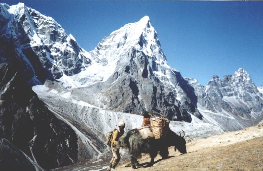 Mt.Cholatse on route to Everest base camp