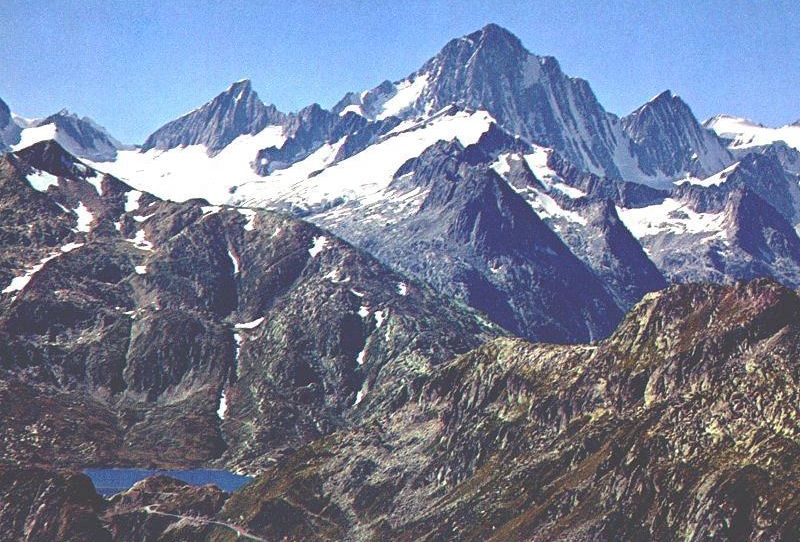 Finsteraarhorn ( 4274m ) from the Grimsel Pass