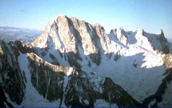 Grandes Jorasses ( 4208m )