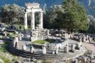 Delphi_tholos_wk.jpg