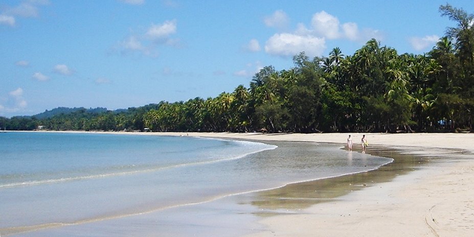 Ngapali Beach on the Bay of Bengal on the western coast of Myanmar / Burma