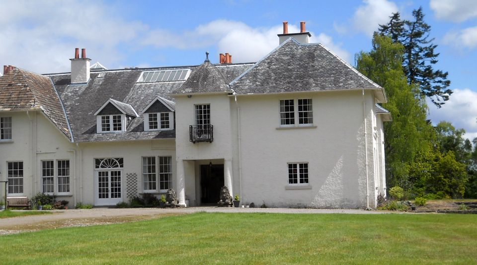 Invertrossachs Country House