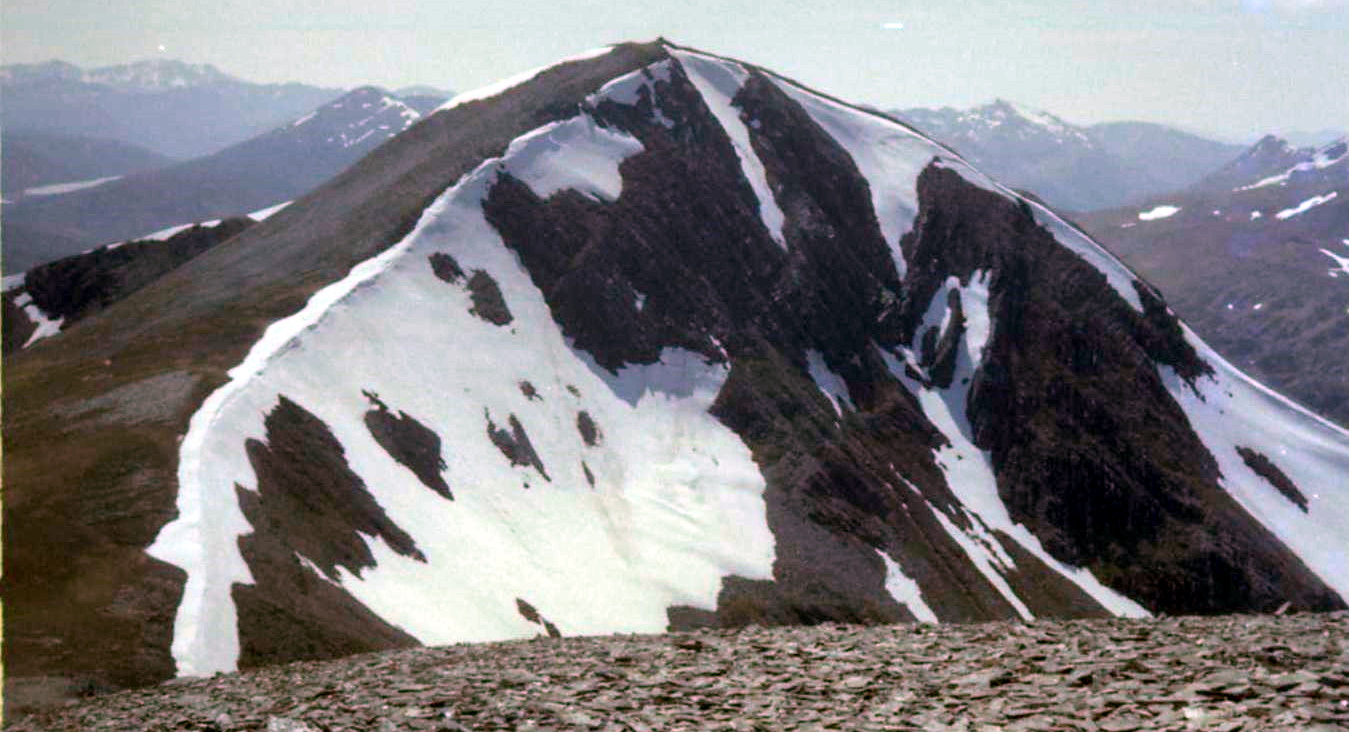 Stob Coire Easain from Stob a'choire Mheadhoin