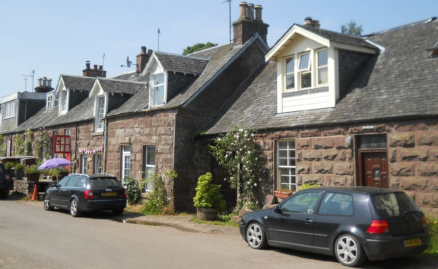 Cottages in Gartness Village