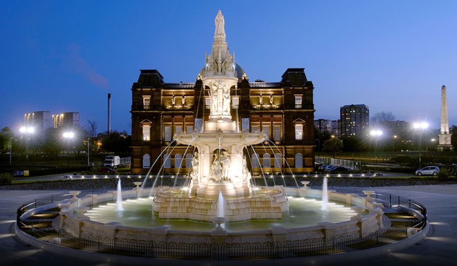 Doulton Fountain in Glasgow Green