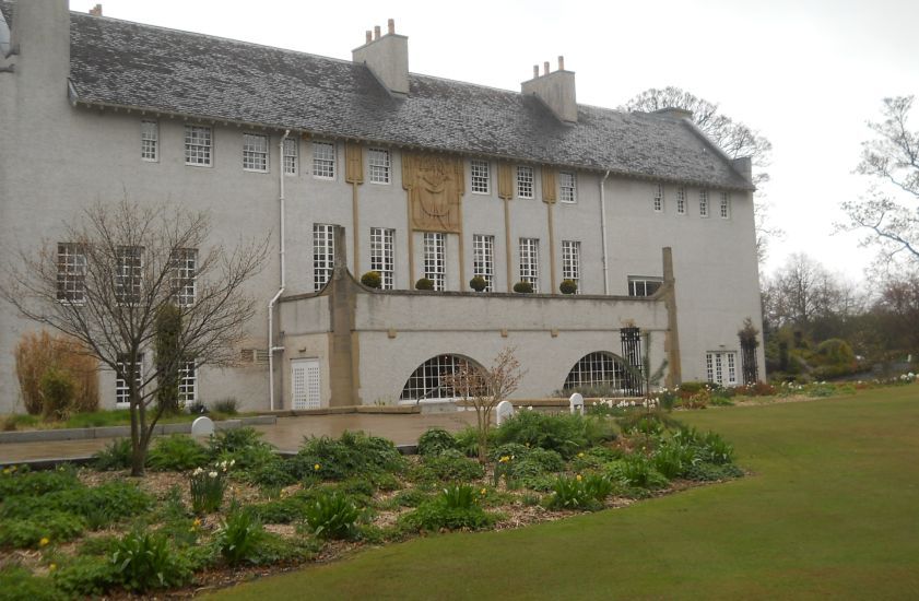 House of an Art Lover in Bellahouston Park, Glasgow