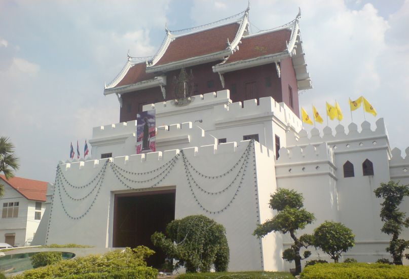 Old City Walls and Chum Phon Gate in Nakhon Ratchasima