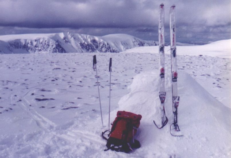 Photo Gallery of hillwalking, climbing and ski-ing in the Eastern Highlands of Scotland